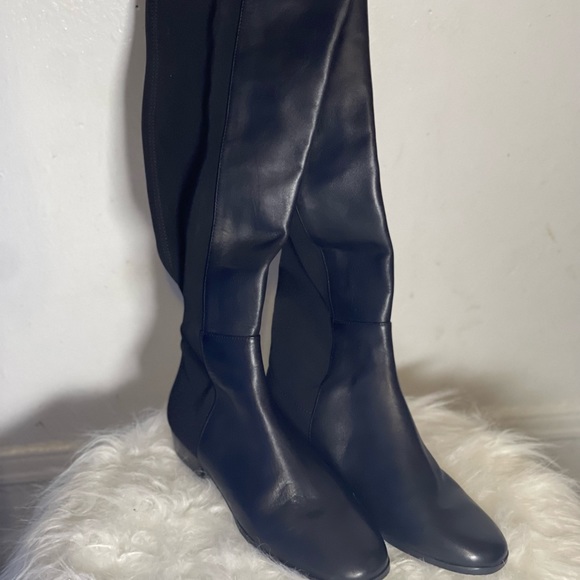 Boot - Picture 3 of 7